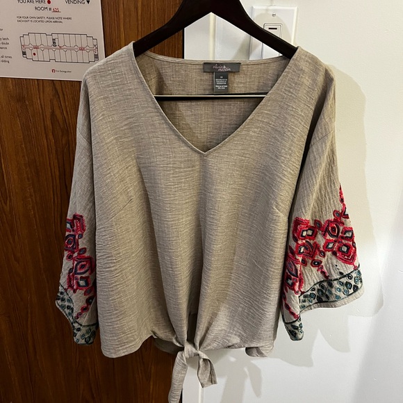 Olivia & Martin Blouse Top 1X Tan Embroidered bell Sleeve bohemian Hippie - Picture 10 of 10